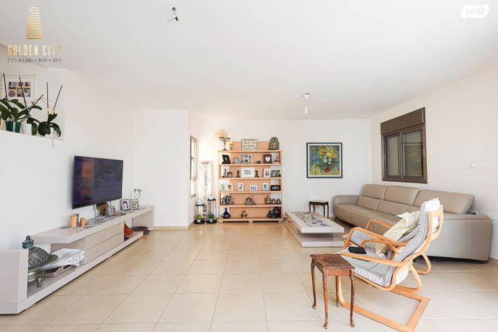 גג/ פנטהאוז, ישראל זנגוויל, צפון מזרח מרכז העיר, נתניה