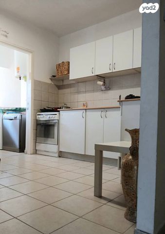 דירה, שמחה הולצברג 16, נאות שמיר, רמלה