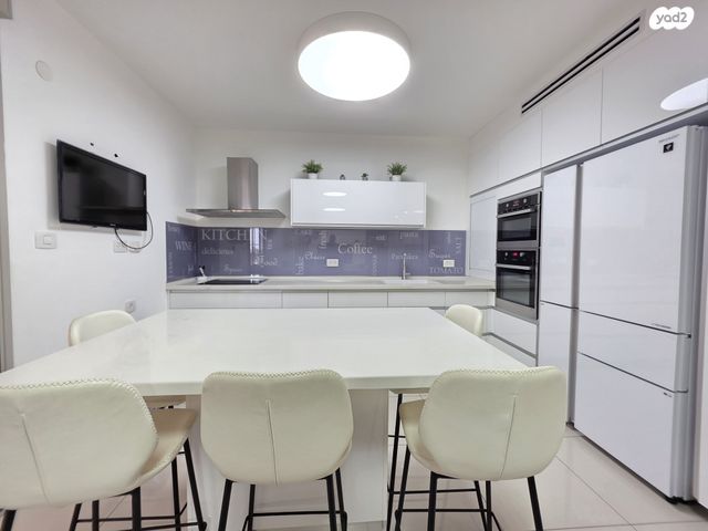 גג/ פנטהאוז, הפרחים, קרית גת