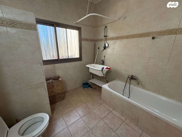 דירת גן, קרית אתא