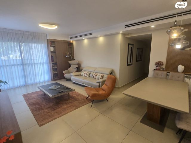 דירה, דרך כרמית, עין כרם, ירושלים