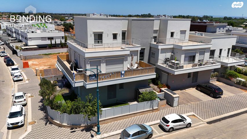 דופלקס, תל מונד