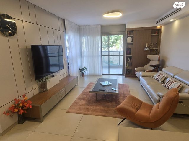 דירה, דרך כרמית, עין כרם, ירושלים