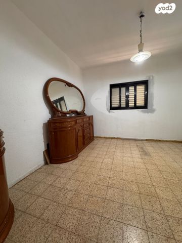 דירה, אליהו גולומב, השופטים צפון, רמלה