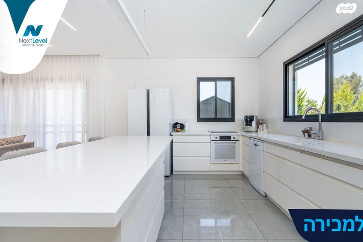 דו משפחתי, פרדס חנה כרכור