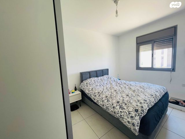 דירה, יגאל ידין, המגינים, מודיעין מכבים רעות