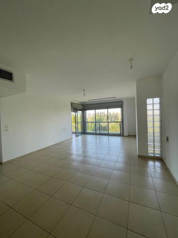 דירה, 2008, רעננה