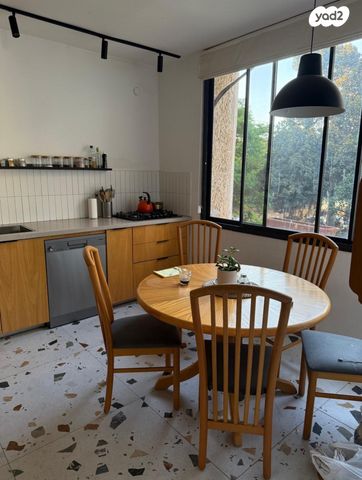 גג/ פנטהאוז, בן ציון דינור, הרצליה הירוקה, נווה עובד, הרצליה