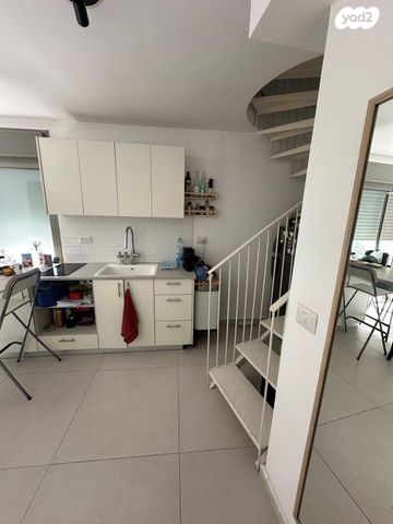 דופלקס, נחלת בנימין 147, פלורנטין, תל אביב יפו