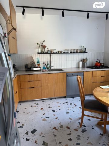 גג/ פנטהאוז, בן ציון דינור, הרצליה הירוקה, נווה עובד, הרצליה