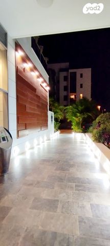 גג/ פנטהאוז, יובלים, האירוס, ראשון לציון