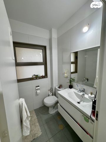 דירה, דרך בן גוריון, אבן גבירול, רחובות