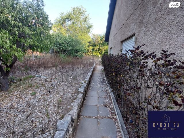 דו משפחתי, פרדס חנה כרכור