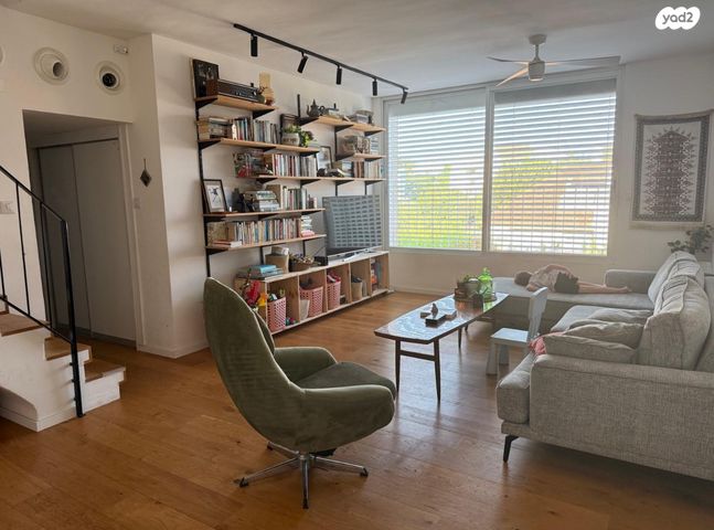 גג/ פנטהאוז, בן ציון דינור, הרצליה הירוקה, נווה עובד, הרצליה