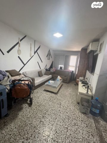 דירה, שדרות מנחם בגין 11, קרית מלאכי