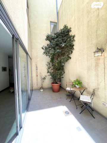 דו משפחתי, מרווה, הר כתרון, צור הדסה