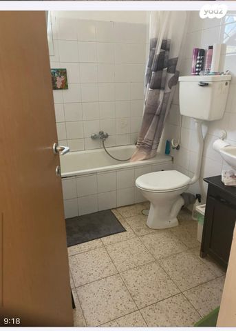 דירת גן, פורצי הדרך, הרצליה