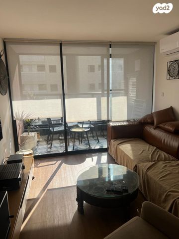 מעפילי אגוז 56