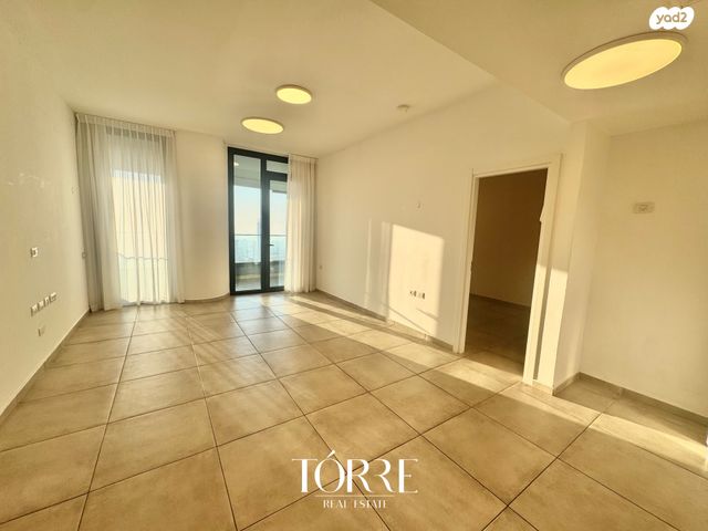 דרך מנחם בגין 158