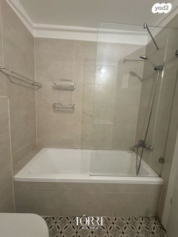 דירה, דרך מנחם בגין 158, מונטיפיורי, הרכבת, תל אביב יפו