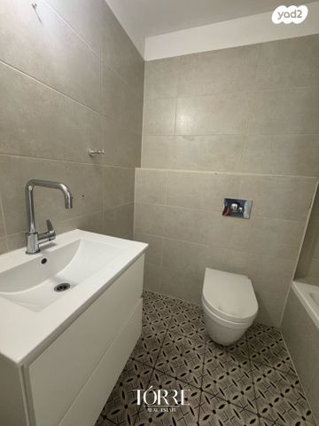 דירה, דרך מנחם בגין 158, מונטיפיורי, הרכבת, תל אביב יפו