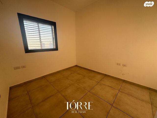 דירה, דרך מנחם בגין 158, מונטיפיורי, הרכבת, תל אביב יפו