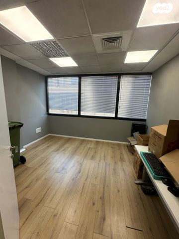 משרדים, מוזס יהודה ונח, נחלת יצחק, תל אביב יפו