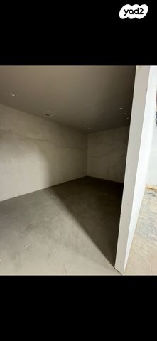 מחסנים, הרצליה פיתוח, הרצליה