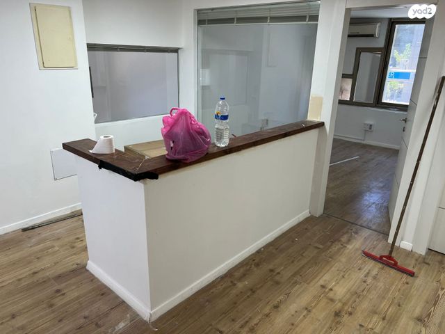 משרדים, יגאל אלון, נחלת יצחק, תל אביב יפו