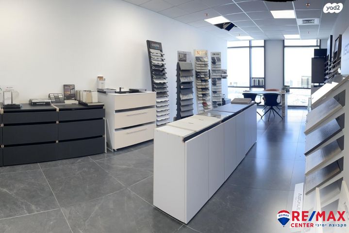 הרב ניסנבאום 