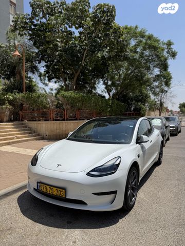 מודעת רכב טסלה מודל 3