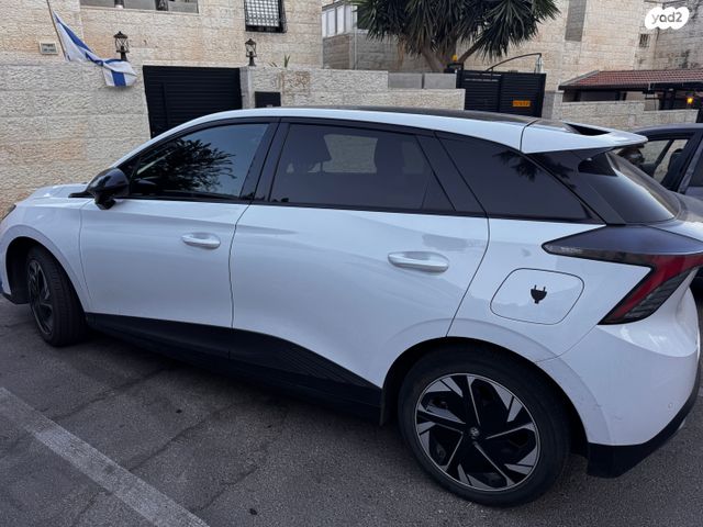 מודעת רכב אם ג'י MG4