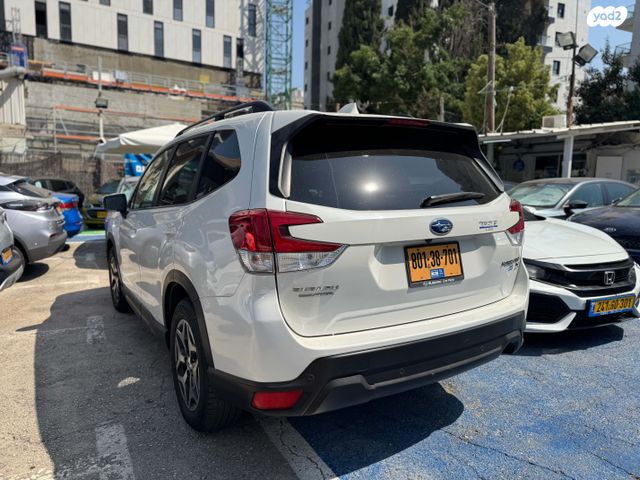 סובארו פורסטר