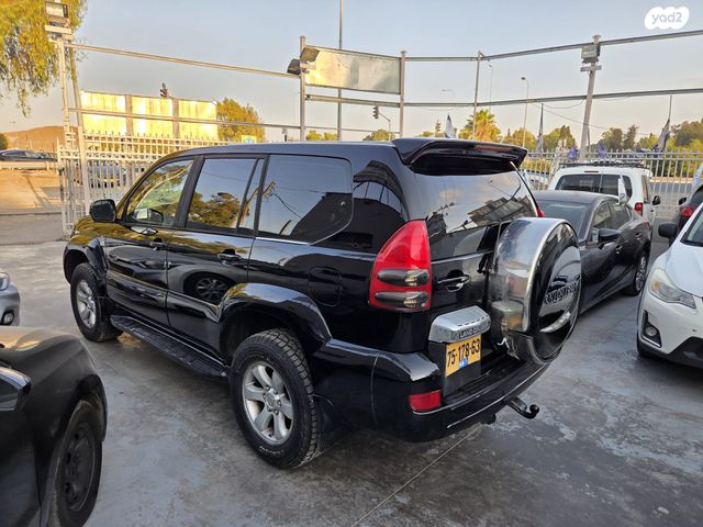 טויוטה לנד קרוזר