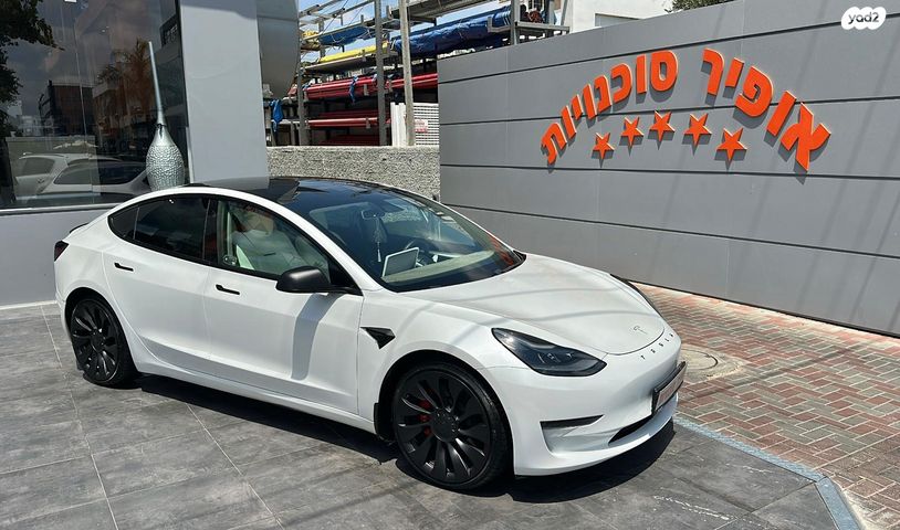מודעת רכב טסלה מודל 3