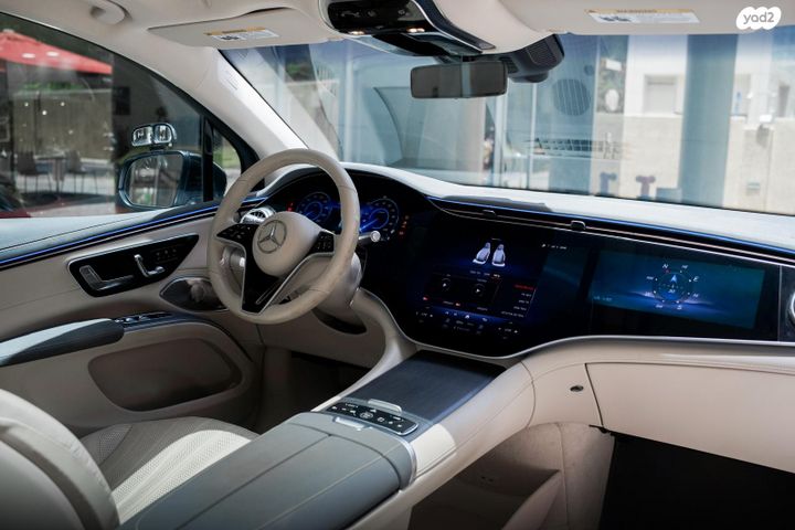 מרצדס-בנץ EQS SUV