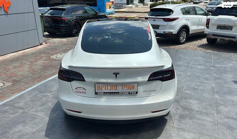 טסלה מודל 3