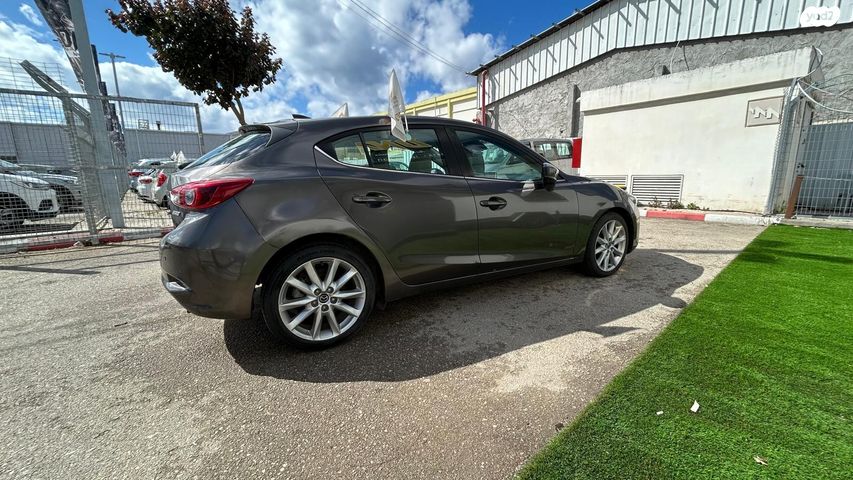 מודעת רכב מאזדה 3