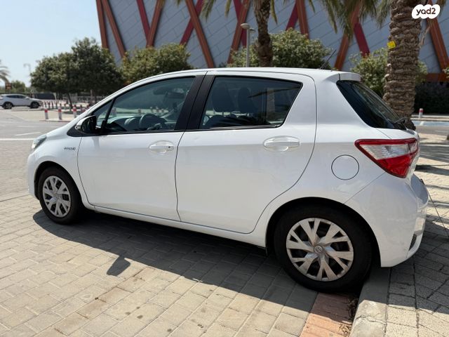 טויוטה יאריס