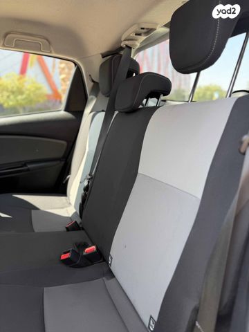 טויוטה יאריס