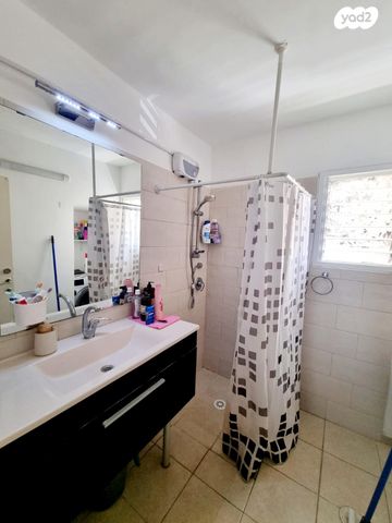 דירה, שדרות בר אילן 37, דרום מערב ותיק, בת ים