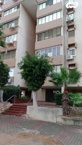 דירה, שדרות בן אב"י 46, נוף הטיילת, נתניה