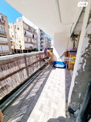 דירה, שדרות בר אילן 37, דרום מערב ותיק, בת ים