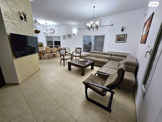 בית פרטי/ קוטג', שיאון 445, מבוא ביתר, מבוא ביתר