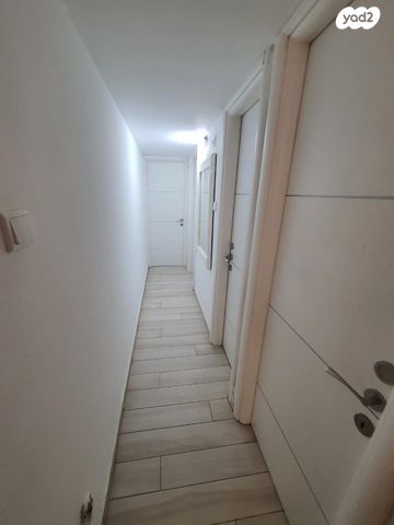 דירה, קיבוץ גלויות 18, רסקו ב', חולון