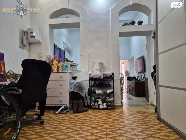 דירת גן, שפינוזה, שיכון גג, אזור