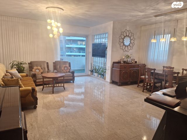 דירה, תרע"ד, שכונת הראשונים, רמת גן