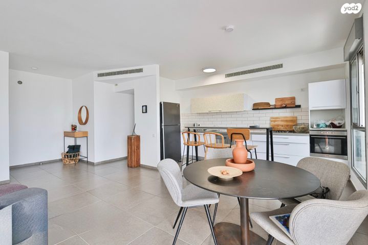 דירה, הסירה, יבנה