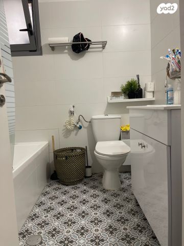 גג/ פנטהאוז, השקד, מבשרת ציון