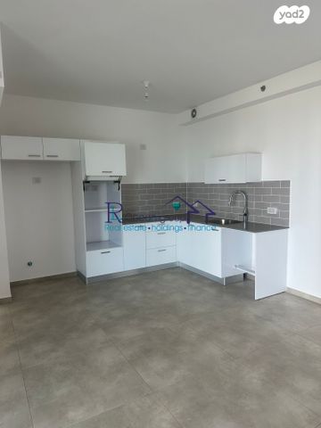 דירה, אמנון ליפקין שחק, נוף הטיילת, נתניה